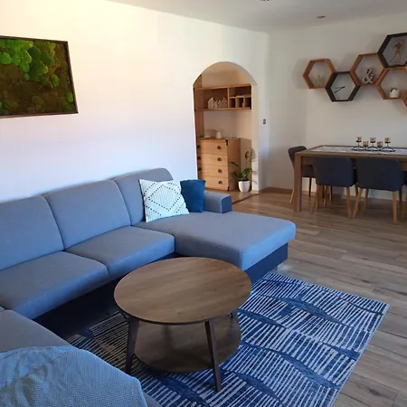 Family Eliza דירה